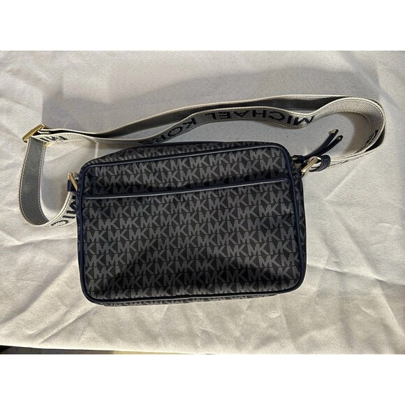 Michael Kors Jet Set Logo East West Nylon Crossbody - Picture 2 of 6